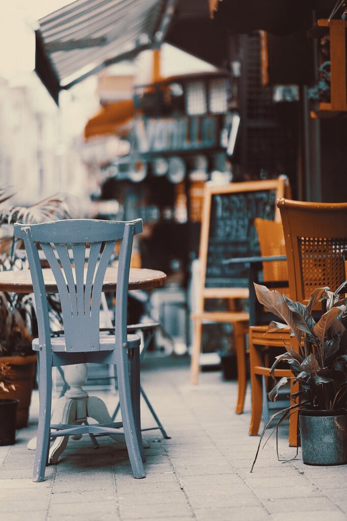 How are Nashville Restaurant Websites Highlighting Their Adaptable Spaces?