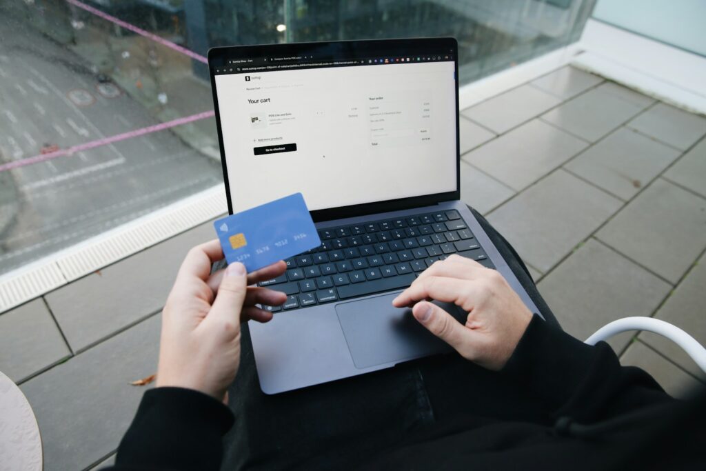 Can AI Chatbots Help with Order Tracking?